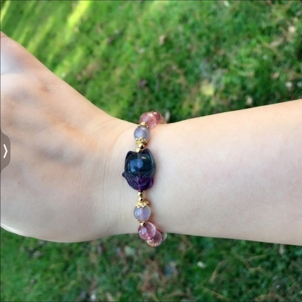 Fire Labradorite & Fluorite Carved Fox & Strawberry Quartz Bracel…